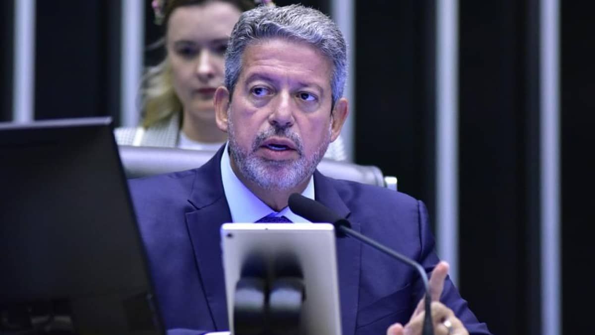 Lira classifica declaração de Haddad como 'inapropriada' e prevê discussão do arcabouço no plenário para terça-feira
