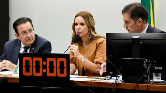 Presidente da CMO, senadora Daniella Ribeiro (PSD-PB), convocou sessão da comissão para a próxima terça-feira (7)