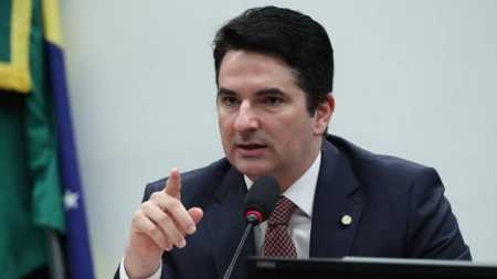 Presidente da CPI, deputado Gustinho Ribeiro (Republicanos-SE), decidiu adiar a votação do requerimento