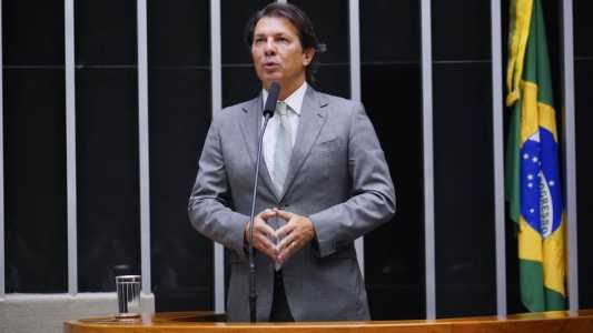 Presidente da CPMI do 8/1 deve se reunir com Moraes nesta terça (13).