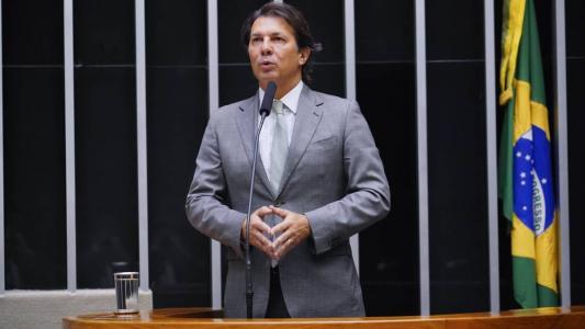 Presidente da CPMI do 8/1 deve se reunir com Moraes nesta terça (13).