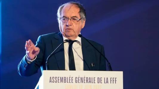 Presidente da Federação Francesa de Futebol, Noël Le Graët, é acusado de assédio sexual