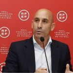 Presidente da Federação Espanhola rebate Tebas, apoia Vini Jr. e assume: 'Temos um problema' 