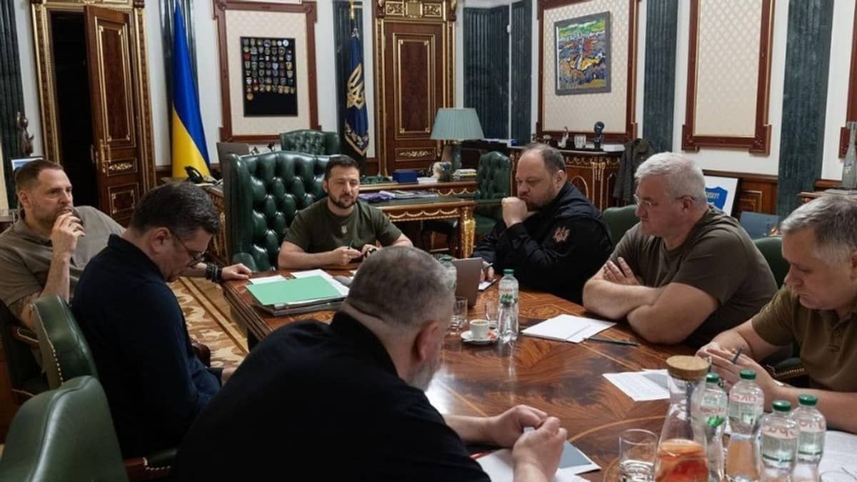 Conselheiro de Zelensky diz à CNN que negociação com a Rússia é impossível