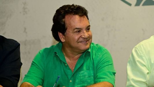 Presidente do América, Alencar da Silveira Jr. na Assembleia Geral do clube