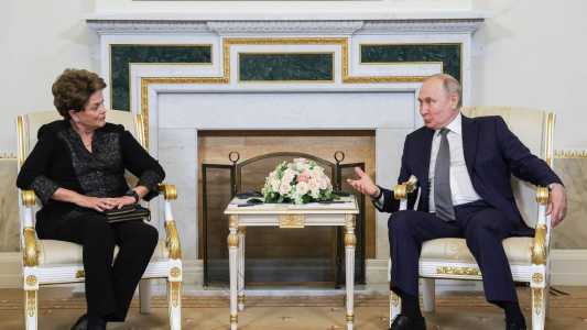 Presidente do banco dos Brics, Dilma Rousseff (PT), se encontrou com o russo Vladimir Putin nesta quarta-feira (26) em São Petersburgo