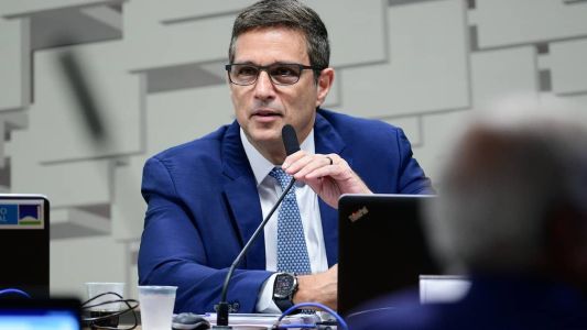 Presidente do BC, Roberto Campos Neto, respondeu questionamentos dos senadores nesta terça-feira (25)