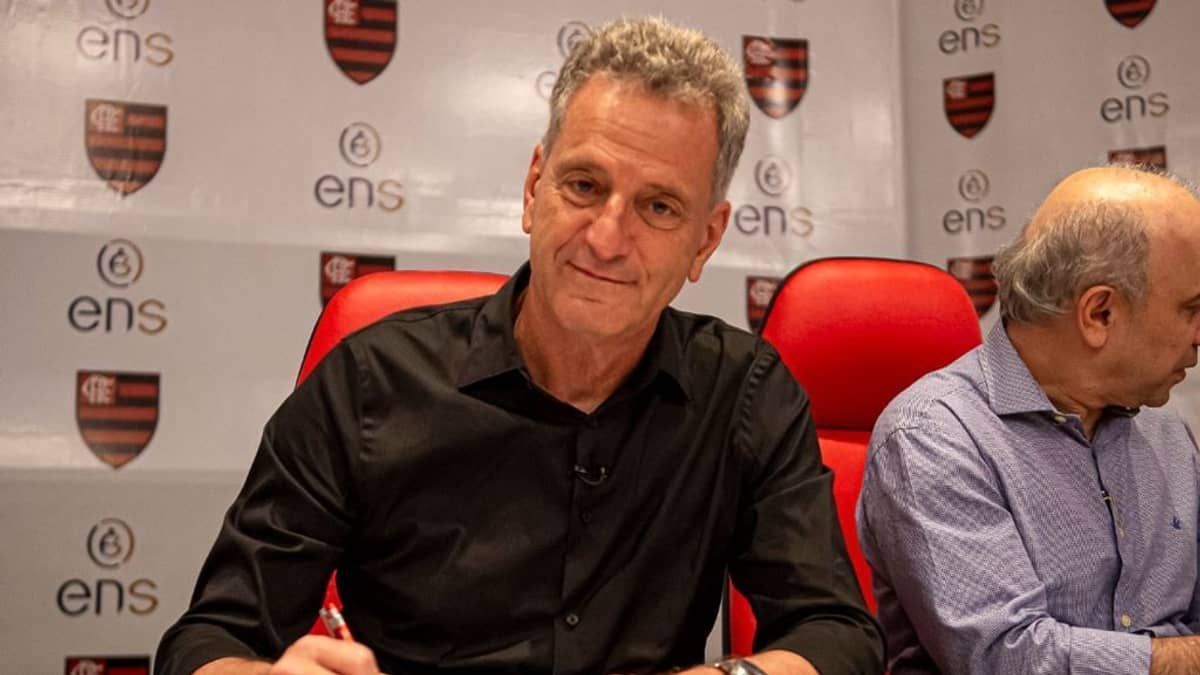 Presidente do Flamengo garante permanência de Sampaoli no cargo