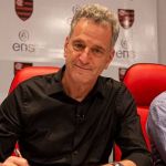 Presidente do Flamengo garante permanência de Sampaoli no cargo