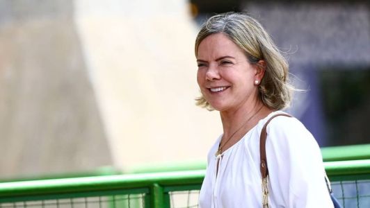 Presidente do PT, deputada Gleisi Hoffmann, afirmou que Israel 'discrimina' o Brasil ao não deixar saída de brasileiros em Gaza