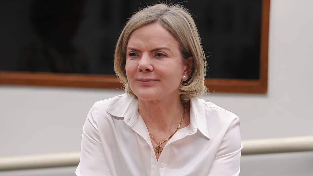 Gleisi Hoffmann insiste em críticas ao presidente do Banco Central, Roberto Campos Neto