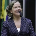 Com cassação de Deltan e depoimento de Bolsonaro, Gleisi Hoffman ironiza: 'eita, que dia'