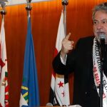 Presidente do São Paulo premia funcionários após título da Copa do Brasil