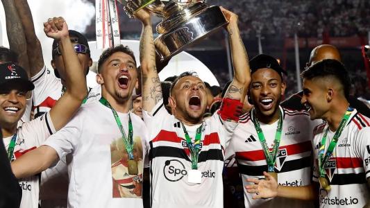 Presidente do São Paulo diz que Rafinha seguirá no clube para 2024