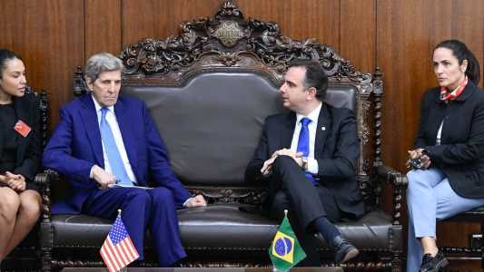 Presidente do Senado, Rodrigo Pacheco, recebeu John Kerry nesta terça-feira (28)
