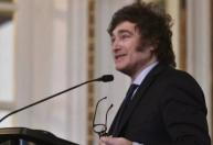 Milei assina decreto para barrar entrada e expulsar estrangeiros por ataques à Argentina