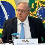 Alckmin anuncia ida ao RS no domingo e justifica ausência de Lula no estado