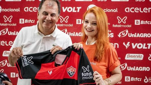 Presidente Fábio Mota ao lado de Nina Sag, diretora de comunicação do parceiro