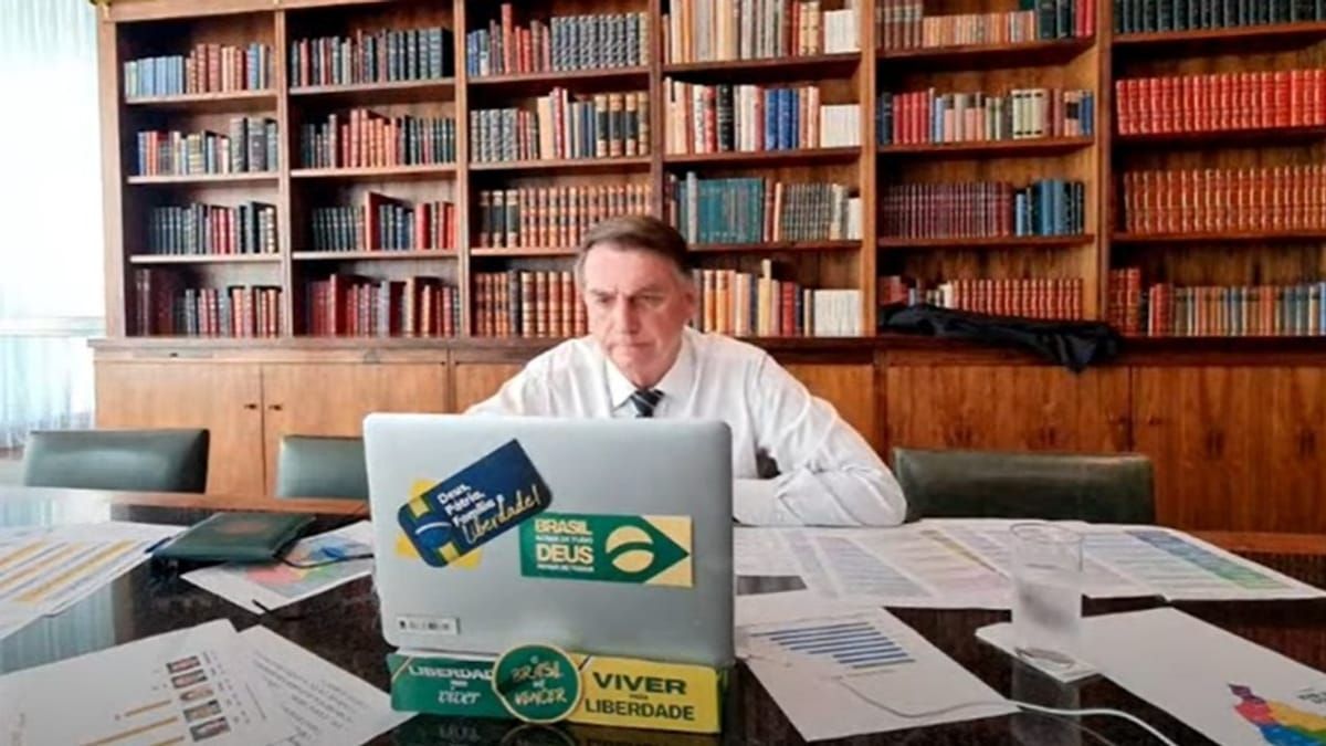 Funcionário demitido por se negar a usar adesivo de Bolsonaro em 2022 é indenizado em R$ 30 mil