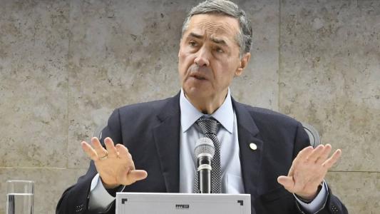 Presidente Luís Roberto Barroso comentou envolvimento em polêmicas durante coletiva nesta sexta-feira (29)