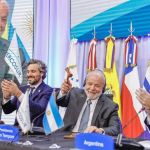 “Ninguém larga a mão de ninguém”, diz Lula sobre volta da Venezuela ao Mercosul