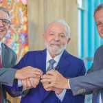 Lula sanciona lei que autoriza repasse de R$ 27 bilhões para estados e municípios