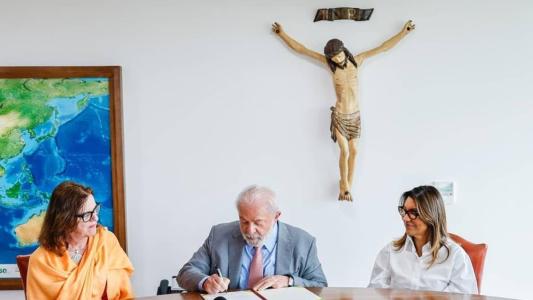 Presidente Luiz Inácio Lula da Silva sanciona lei que permite auxílio-moradia para mulheres vítimas de violência