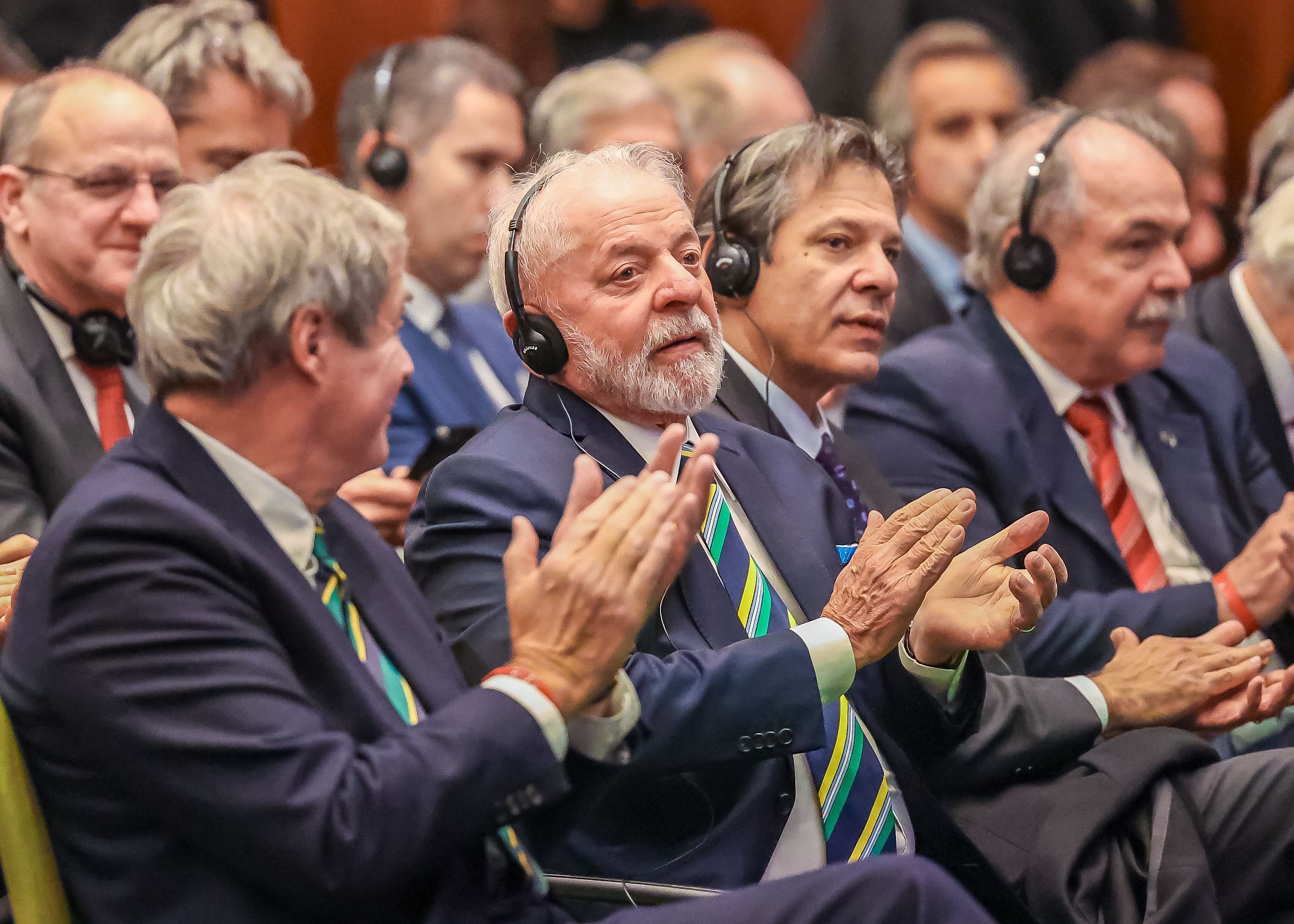 Lula promete percorrer o Brasil em 2024 após críticas por viagens ao exterior
