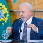 Lula condena violência doméstica, mas ‘perdoa’ corintianos; entenda
