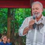 Lula homologa terras indígenas e promete plano de carreira para servidores da Funai