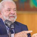 Lula assina decreto para Brasil voltar a comprar energia da Venezuela