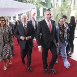 Lula repete Barroso e insiste em equilíbrio entre poderes em meio a cenário de tensão com oposição