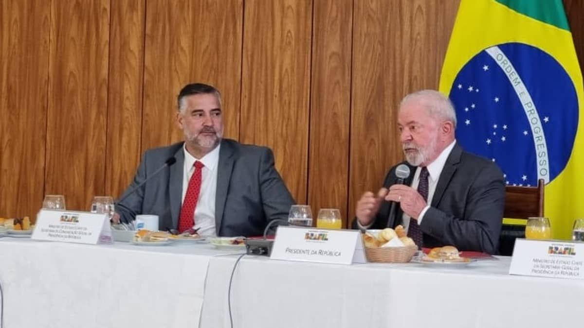 'Brasil não tem que estar submetido à paridade internacional', diz Lula sobre política de preços da Petrobras