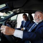 Lula 'troca' carros oficiais por SUVs elétricos de R$ 500 mil cedidos pela GM