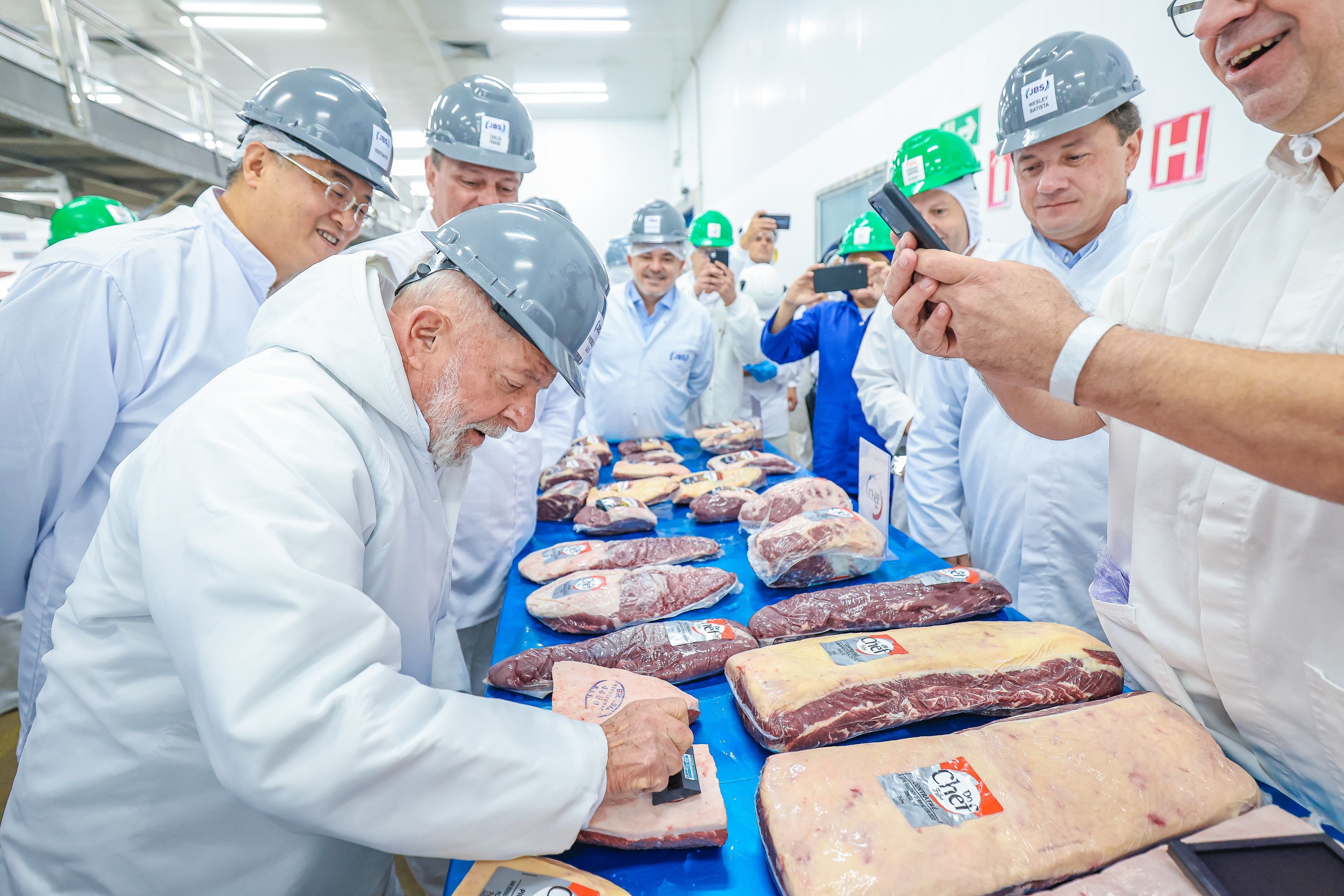 Irmãos Batista recebem Lula para cerimônia em frigorífico da JBS em Campo Grande