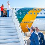 Lula embarca para o Paraguai e participa da posse do presidente Santiago Peña