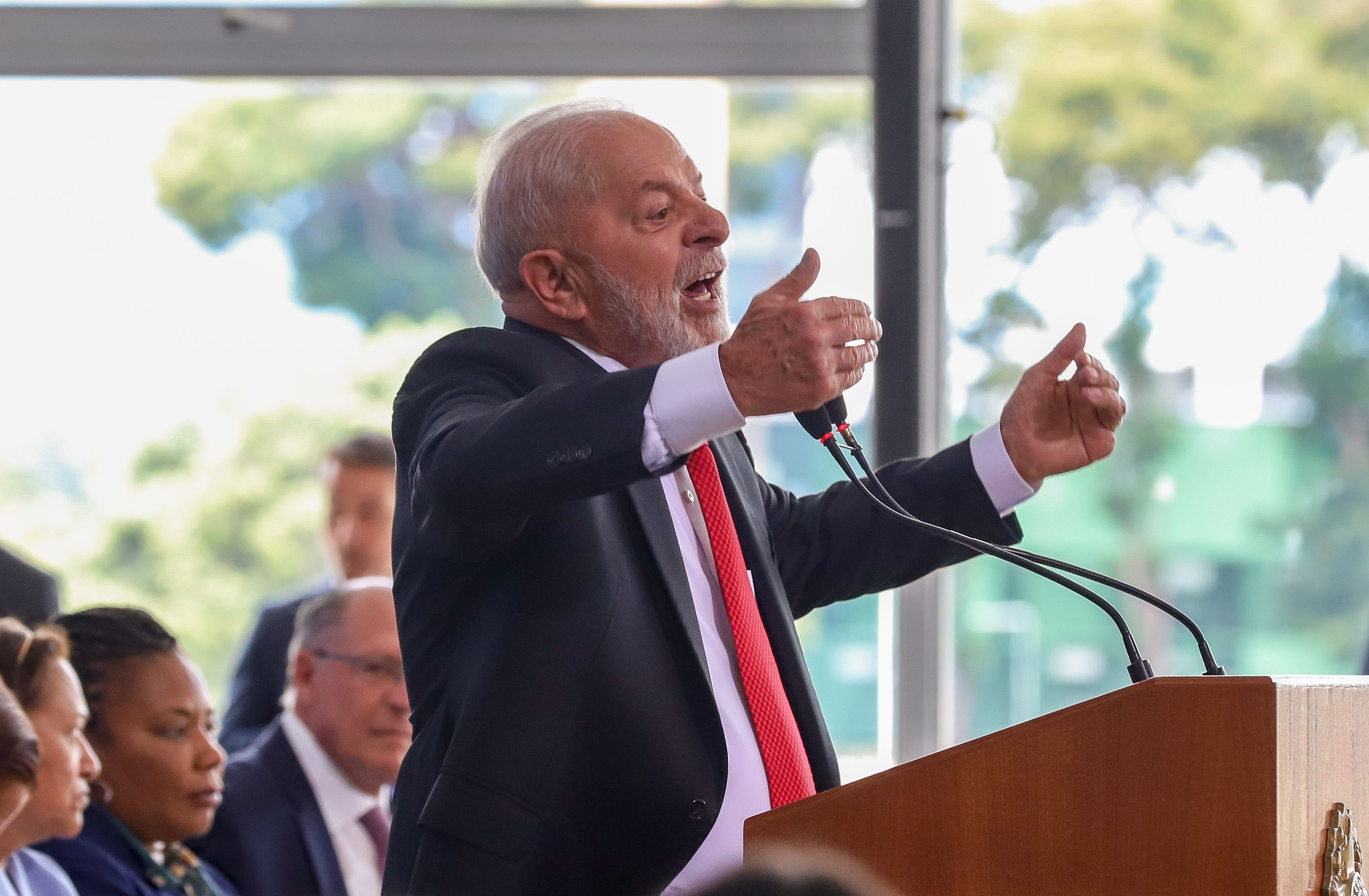 Lula refuta reação do mercado e defende que dividendos extraordinários sejam usados como investimento