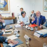 Visita de Macron ao Brasil na presença de Lula começa com evento restrito na Ilha do Combu, no Pará