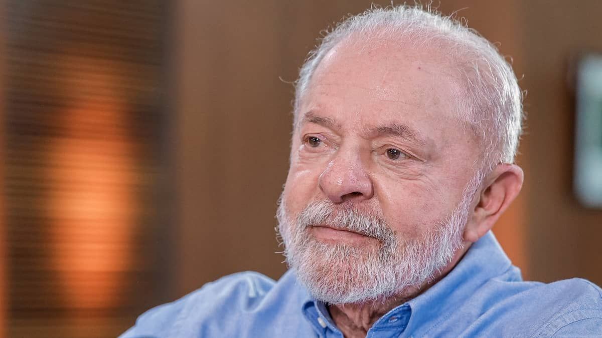 Lula é liberado de hospital após infiltração no quadril e despachará do Palácio da Alvorada