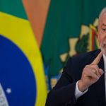 Lula comenta mudanças no alto escalão e garante Nísia Trindade na Saúde: 'tem ministros que não são trocáveis'