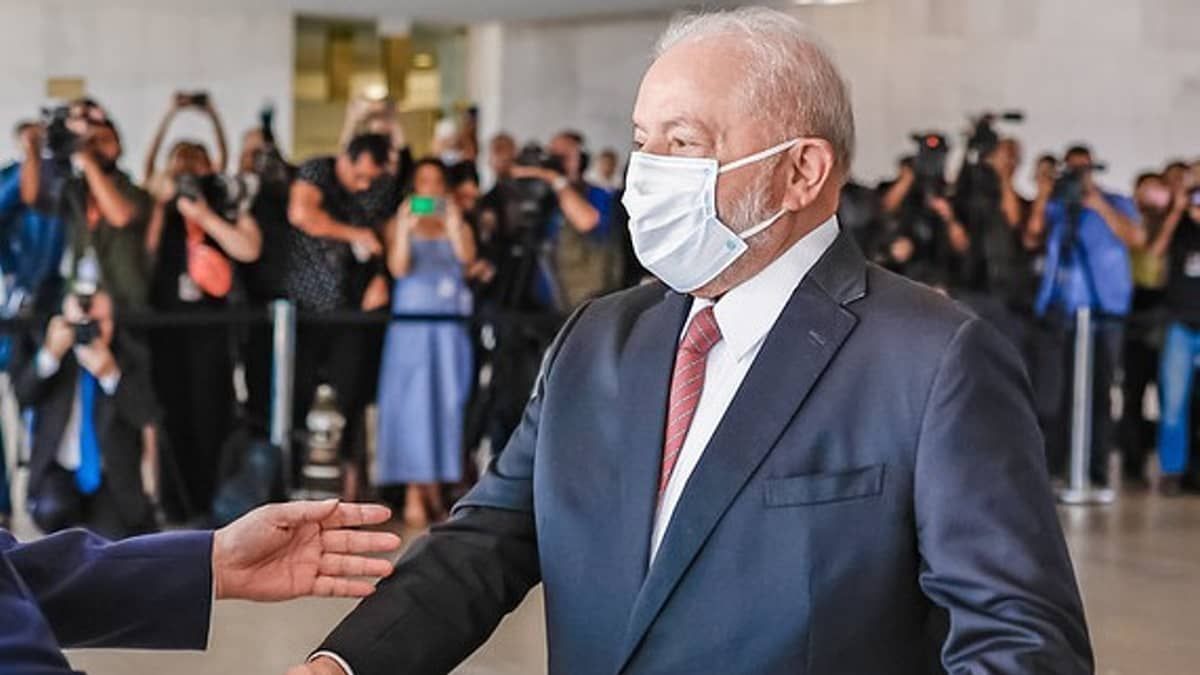 Lula nega troca na Caixa e afirma que gênero e raça não serão critérios para indicar nomes à PGR e ao STF
