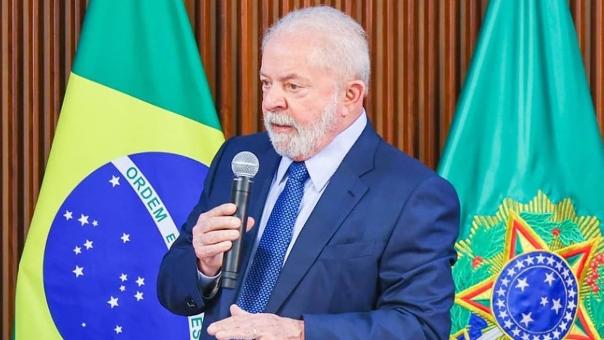 Lula sugere ao presidente da China nova data para encontro no dia 13 de abril 