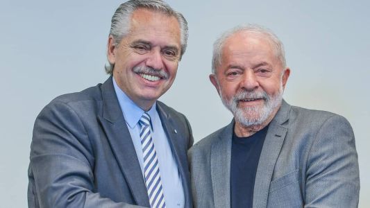 Presidente Lula recebeu os cumprimentos de Alberto Fernández após vencer eleição