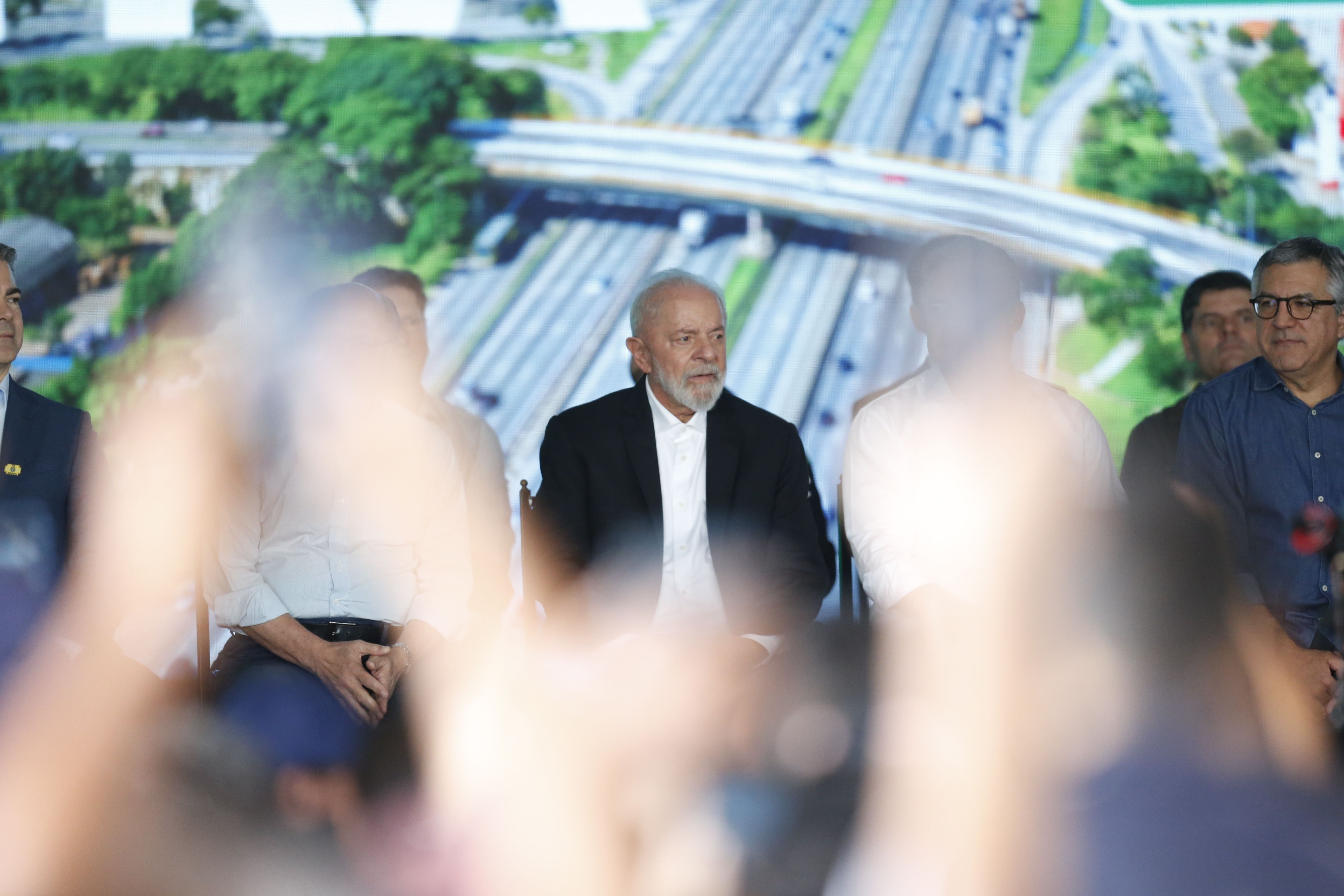 Com vetos, Lula sanciona reajuste salarial para policiais e servidores da Funai