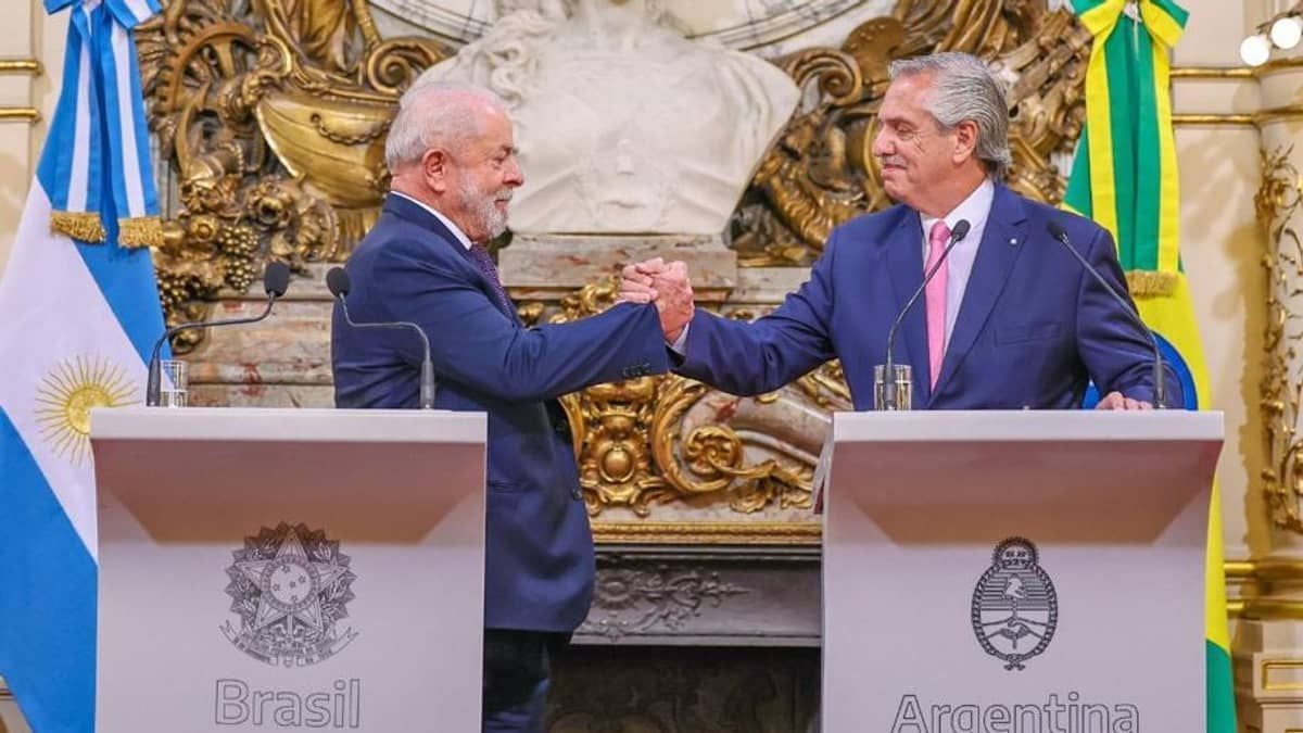 Lula diz considerar necessária a criação de uma moeda comum entre os países do Mercosul 