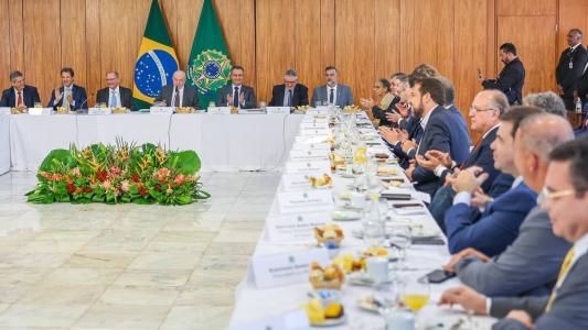 Presidente Lula teve encontro com o Conselho Político da Coalizão nesta quarta-feira (8)