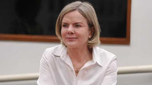 Presidente nacional do PT, Gleisi Hoffmann será operada neste sábado (30) pela manhã