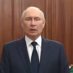 Vladimir Putin supervisiona testes militares com mísseis 