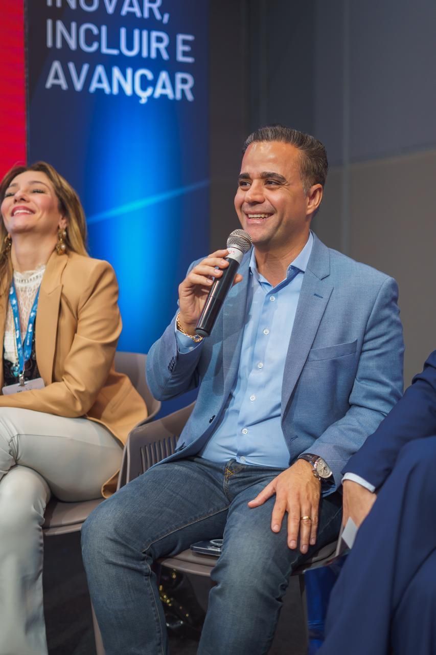 Presidente da Caixa de Assistência dos Advogados recebe Título de Cidadão Honorário de BH