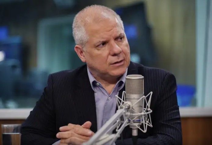 Presidente do INSS é afastado em operação que apura fraude bilionária contra aposentados